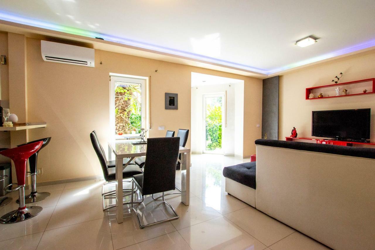 Jela Apartment 7 Pula Exteriér fotografie